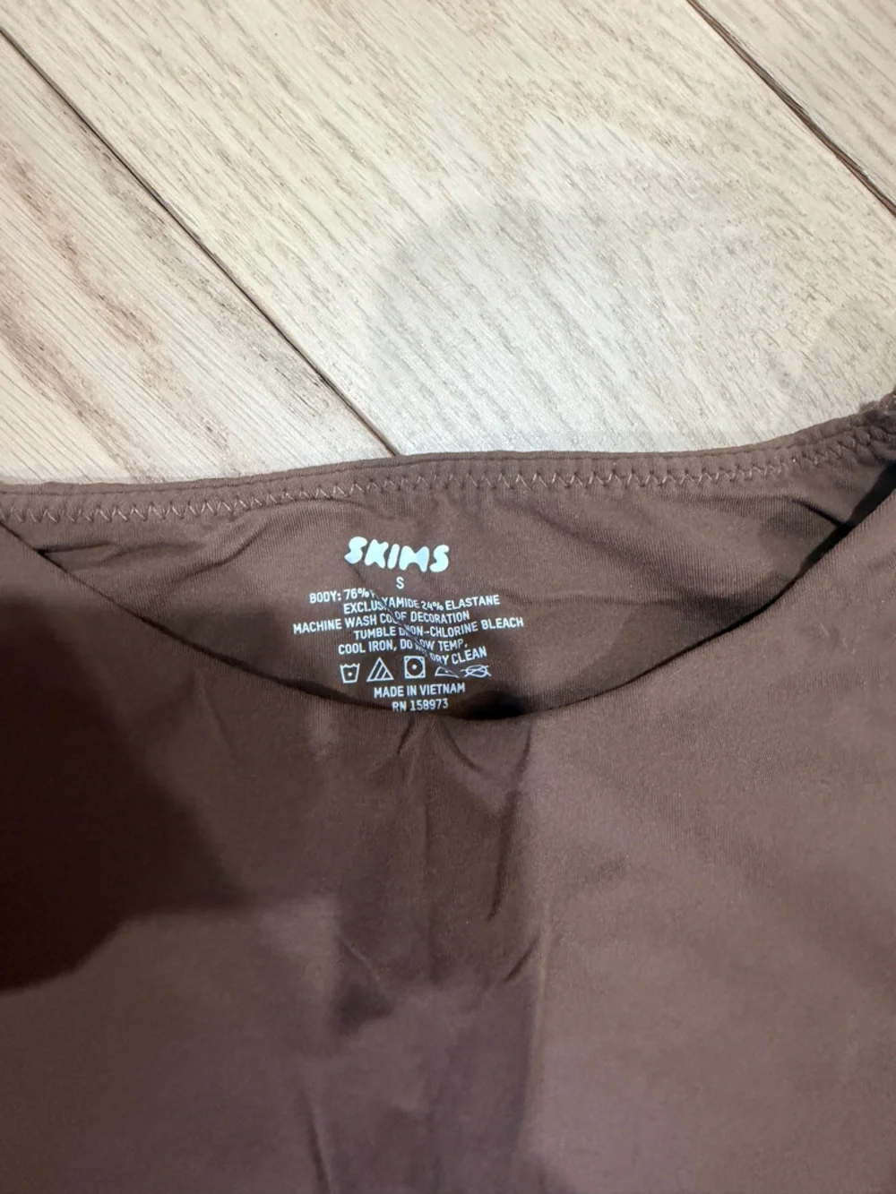 SKIMS Chocolate Brown Scoop Neck Tank - Picture 2 of 2